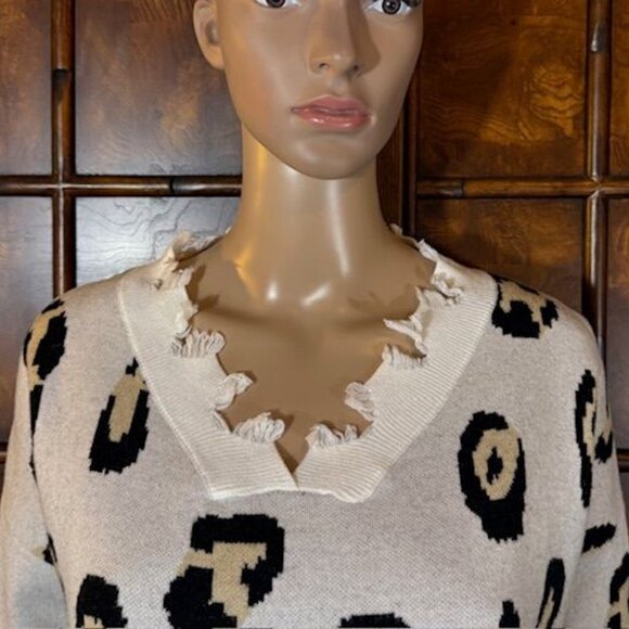 NWOT Ivory Bold Leopard Fringe Distressed Vneck Sweater - Picture 6 of 14